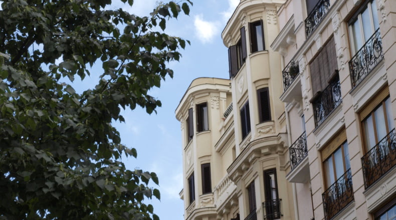 ¿Qué factores determinan los gastos de comunidad de una vivienda?