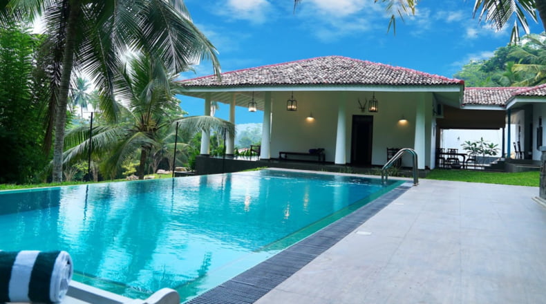 ¿Cómo mantener la piscina de una vivienda de obra nueva?