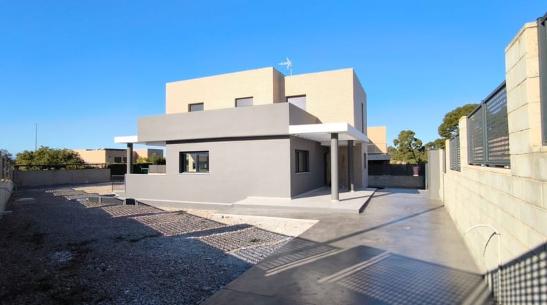 Chalet independiente en venta en San Antonio de Benagéber