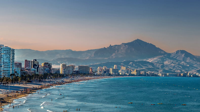 Imagen de las casas de obra nueva de Alicante