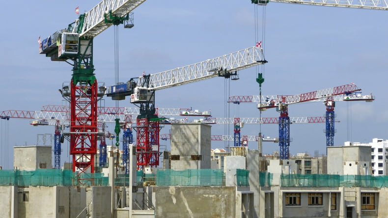 Imagen de una construcción como símil de cómo reclamar desperfectos de una obra nueva
