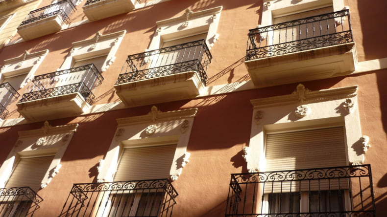Imagen de las mejores zonas para comprar una casa de obra nueva en Alicante