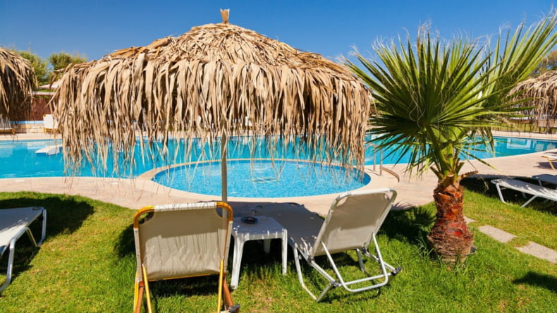 Imagen de una piscina con sal