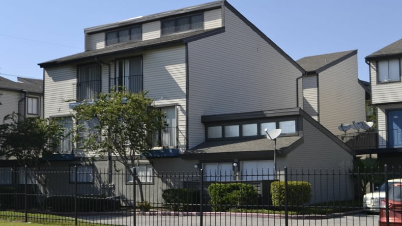 Imagen de un dúplex que se diferencia de una casa adosada