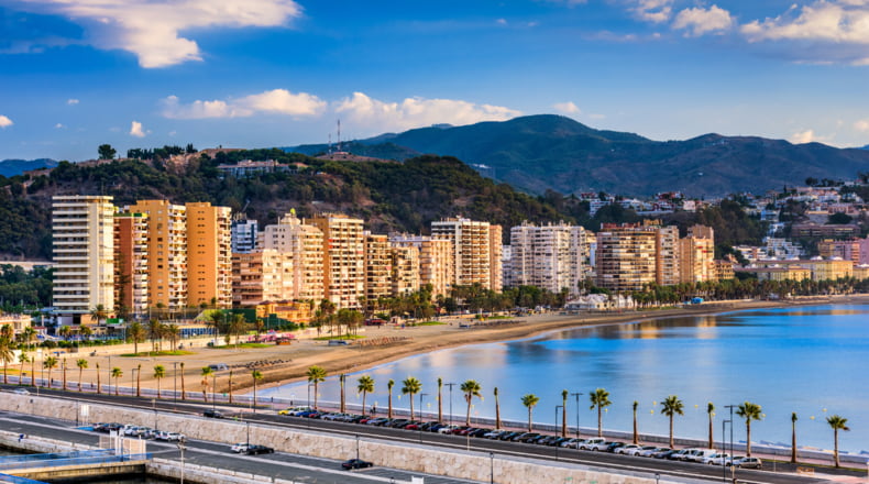 Viviendas con vistas al mar en primera linea en Málaga